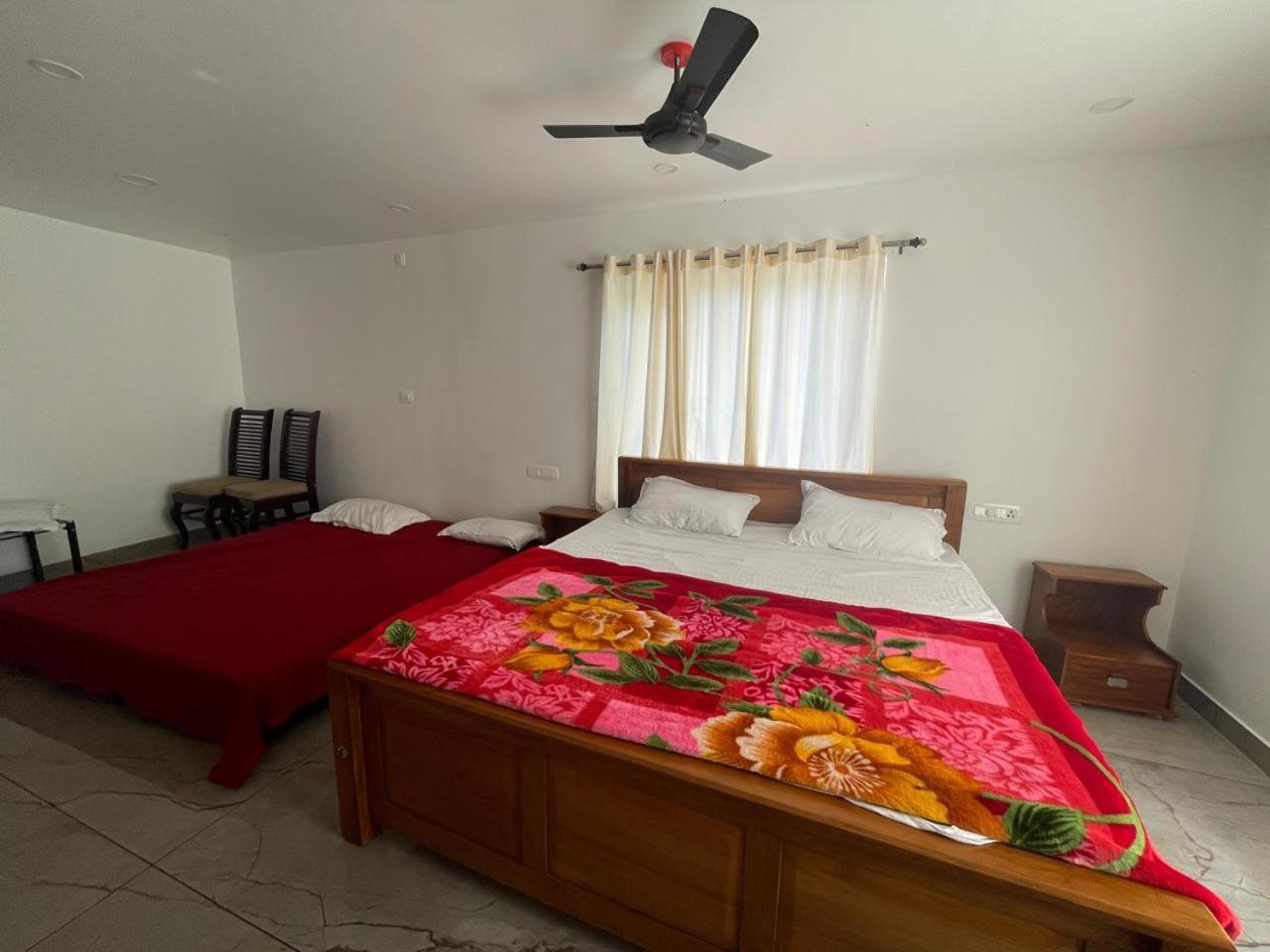 Blossom Valley Cottage Мунар Стая снимка